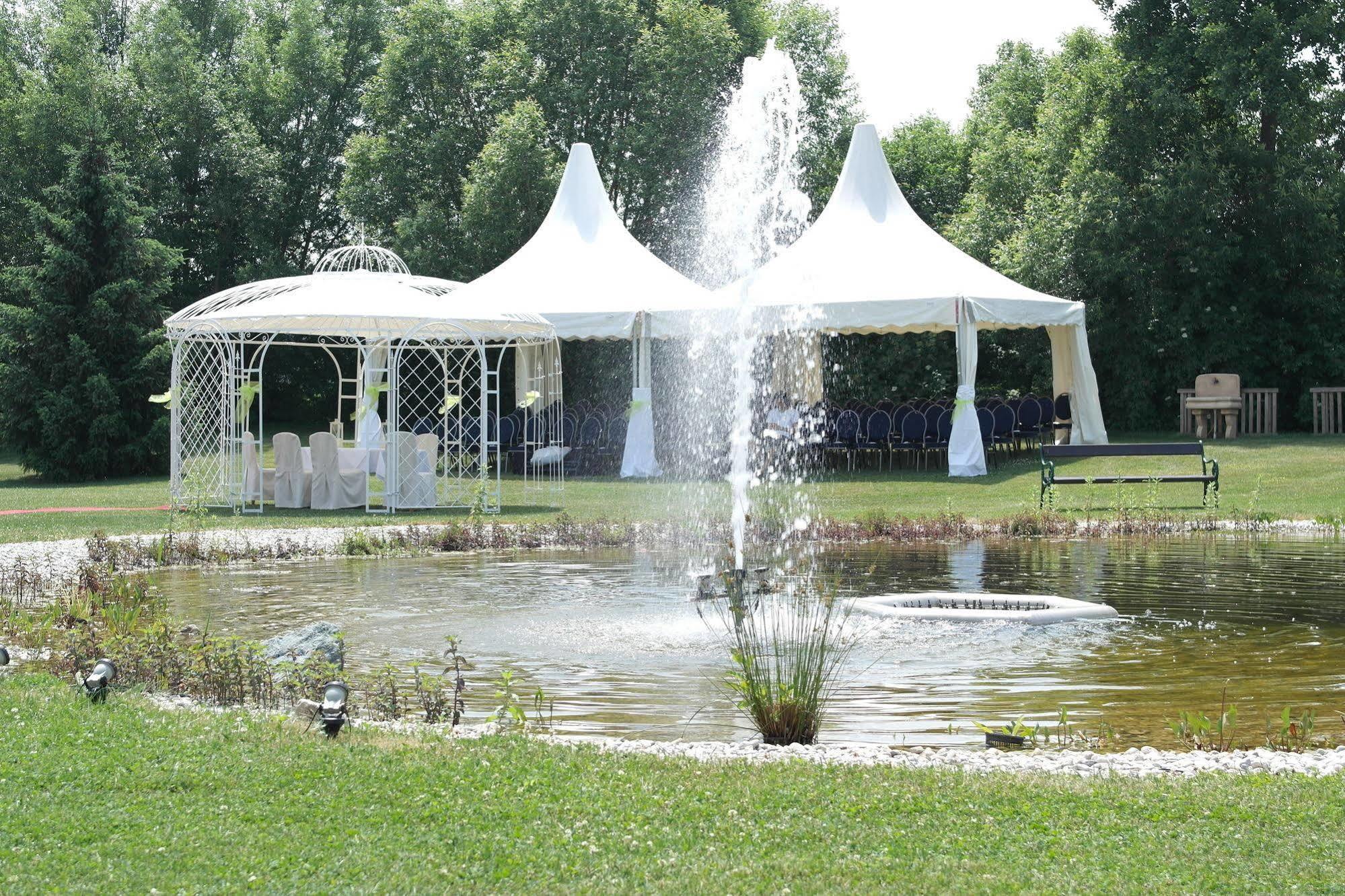 Grandhotel Niederoesterreichischer Hof Lanzenkirchen ภายนอก รูปภาพ