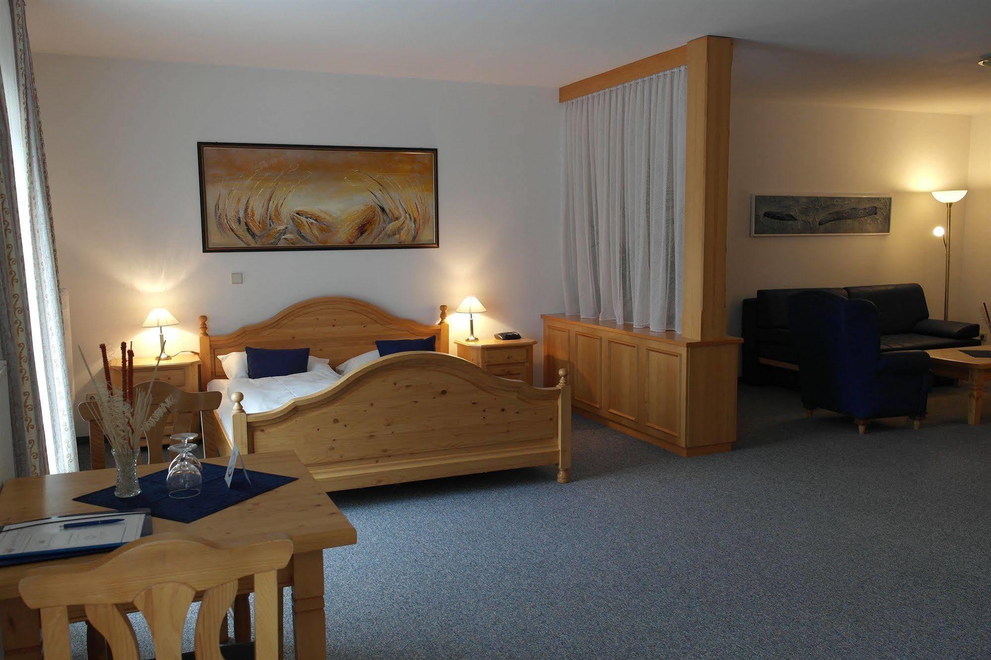 Grandhotel Niederoesterreichischer Hof Lanzenkirchen ภายนอก รูปภาพ