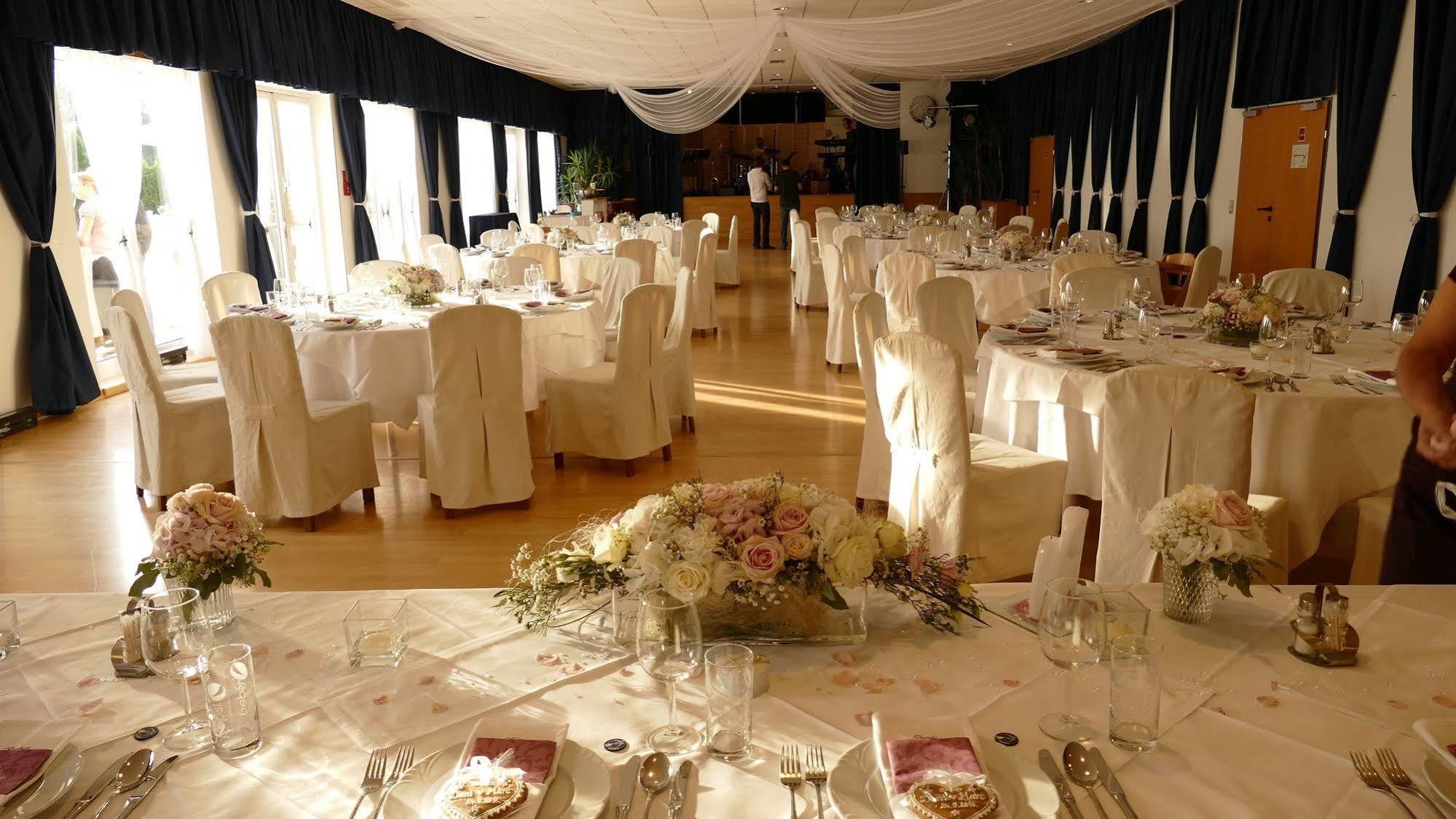 Grandhotel Niederoesterreichischer Hof Lanzenkirchen ภายนอก รูปภาพ